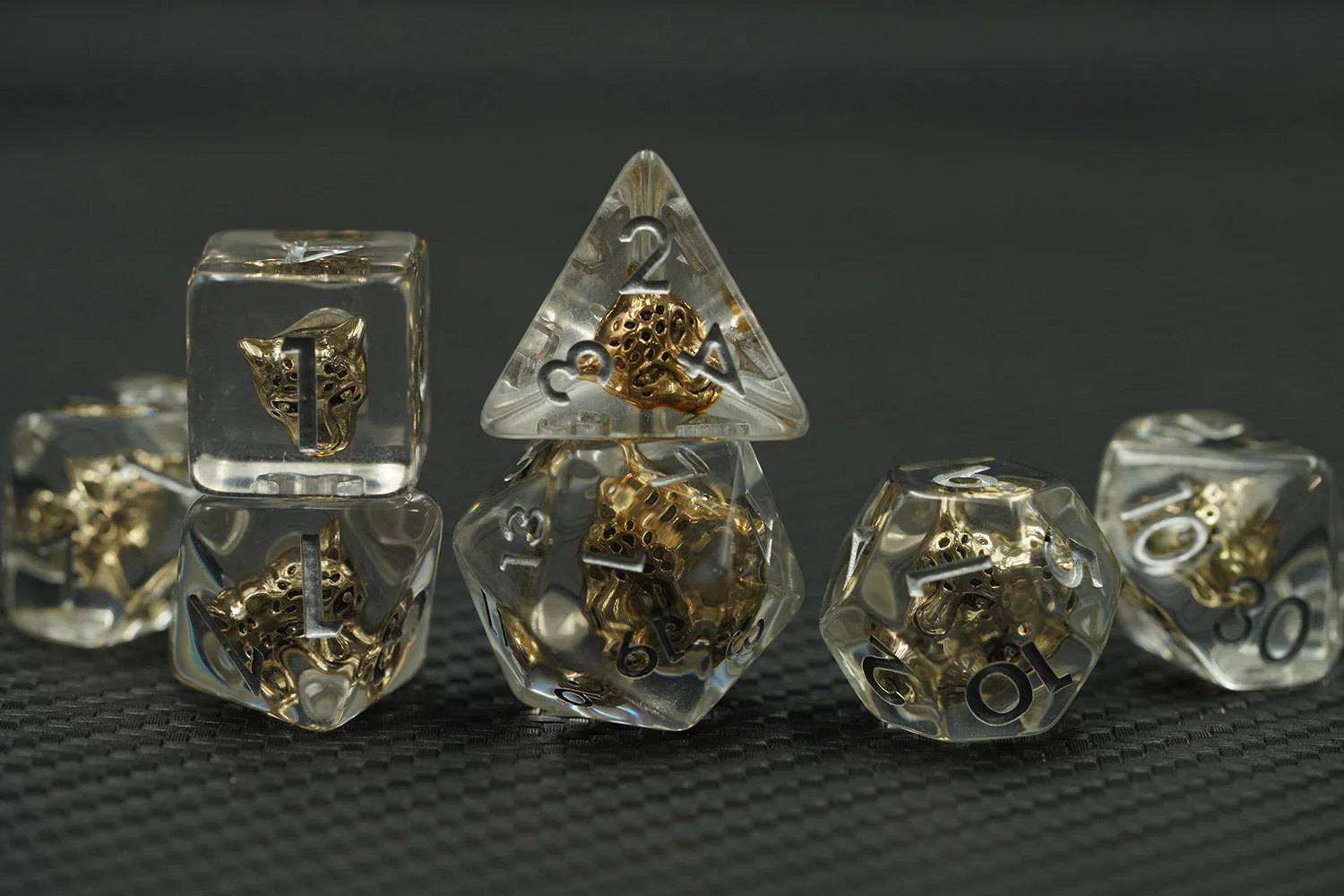 Customizable 16mm Transparent Resin Polyhedral Dice Set Leopard Head Shape for DND Games supplier