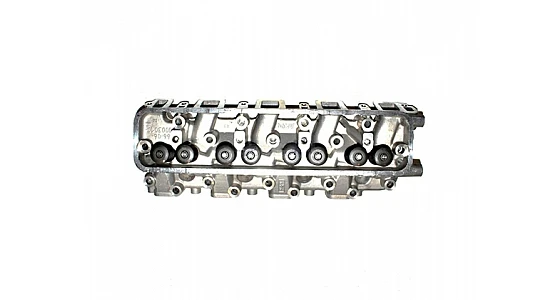 あるじゃん 3点 Complete CYLINDER HEAD Assembly with Valves for GAZ-3307