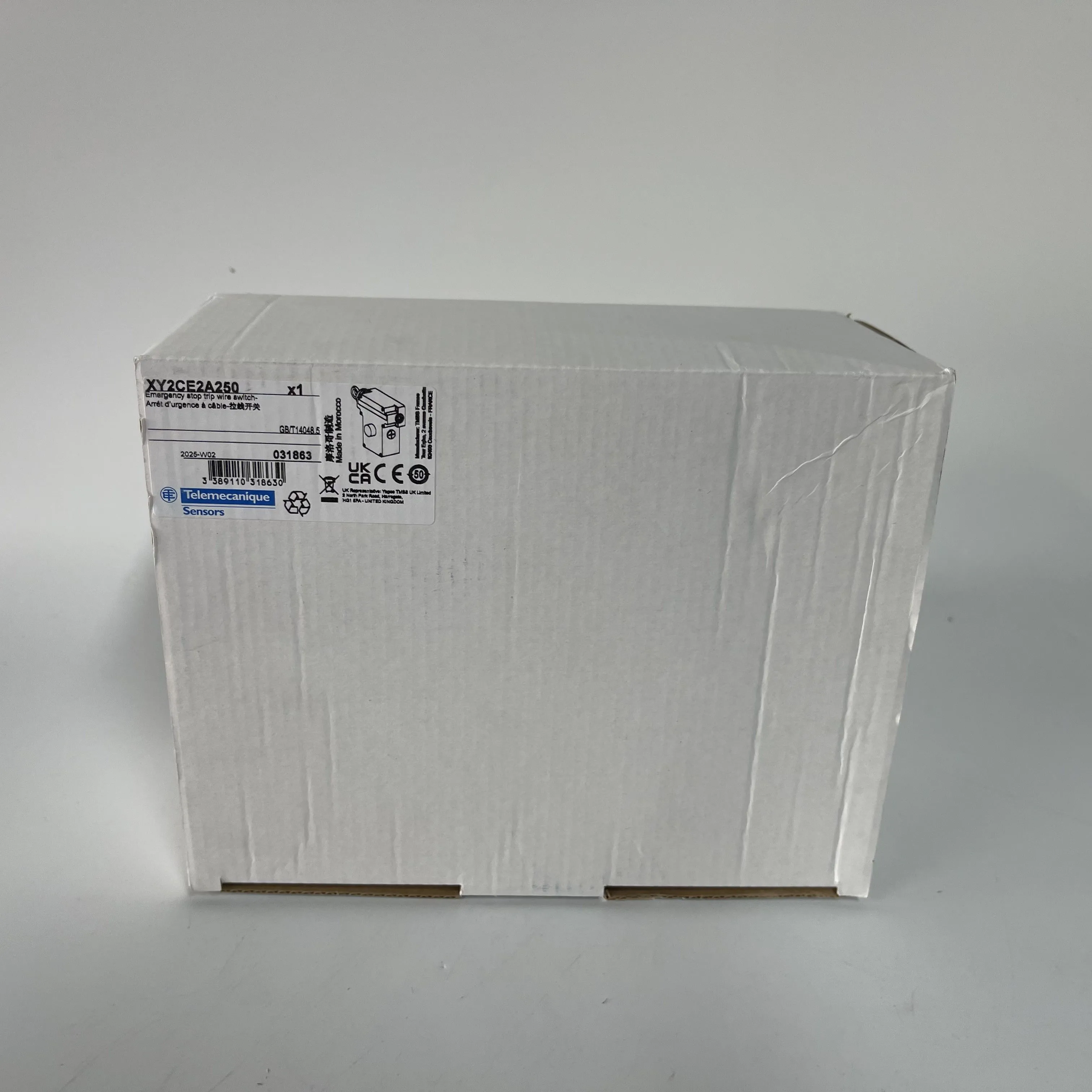 Telemecanique Cable-Pull Safety Switch XY2CE2A250 Telemecanique Cable-Pull Safety Switch XY2CE2A250