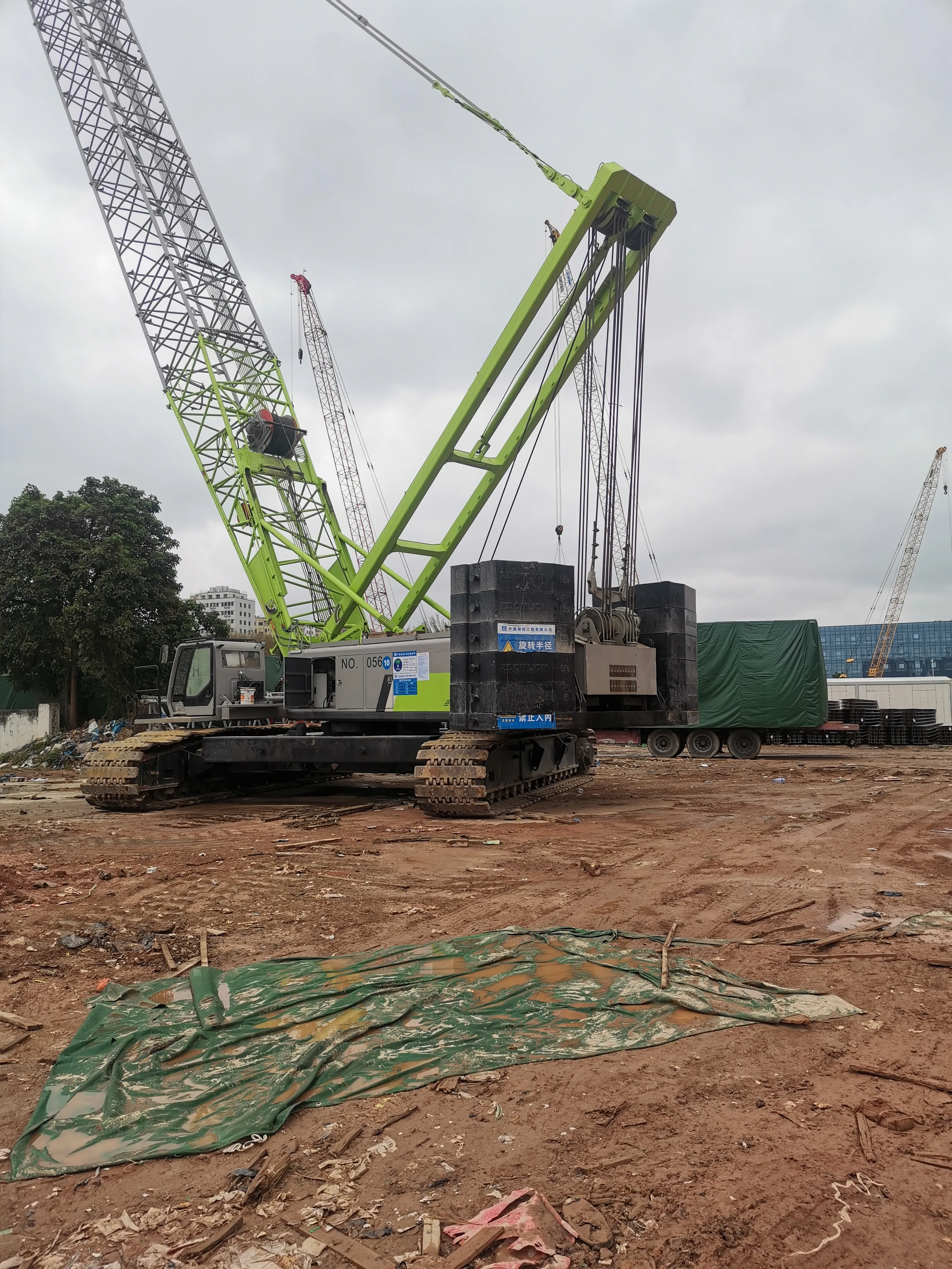 Good Condition Zoomlion 260T Used Crawler Crane QUY260 Energy Efficiency