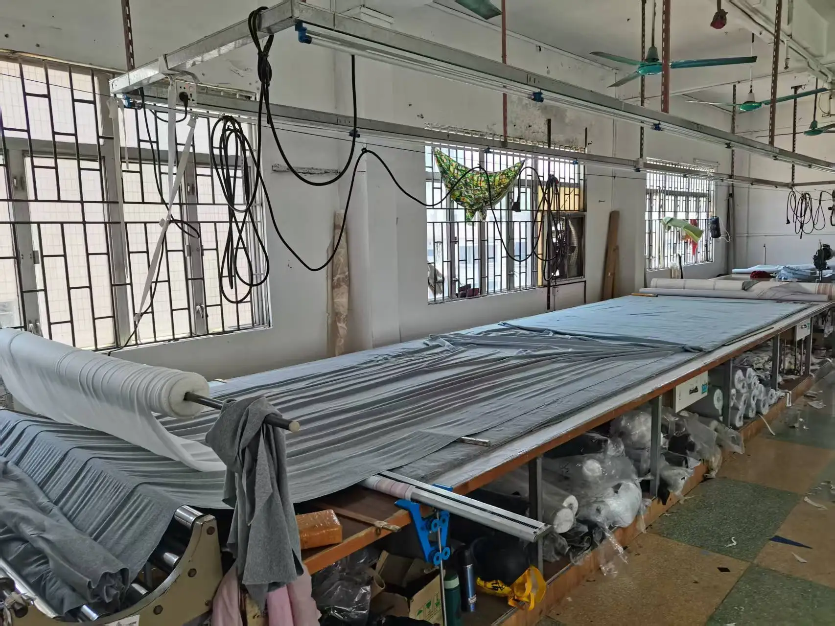 Dongguan Humen Yichang Garment Factory 2