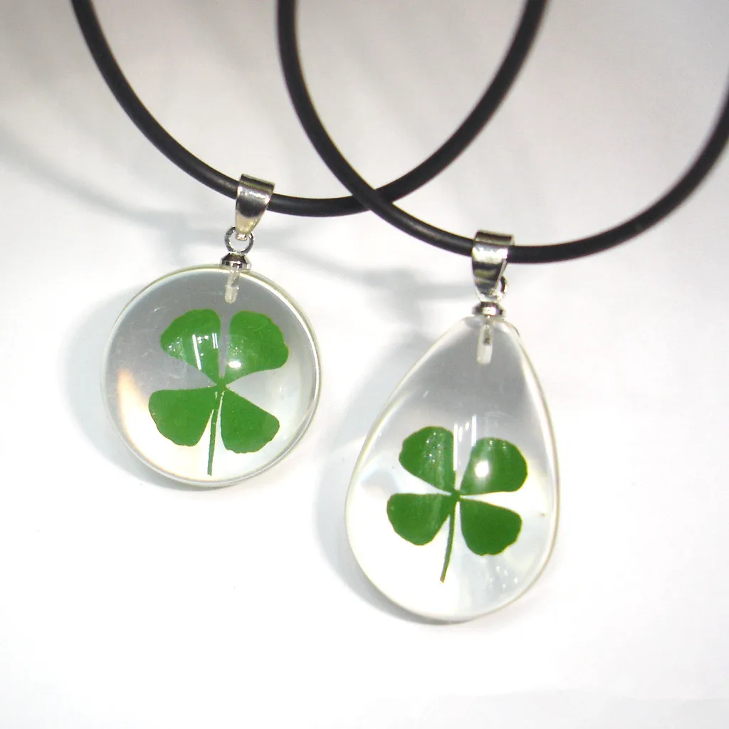 Patrick Necklace Natural Dried Press Flower Clover
