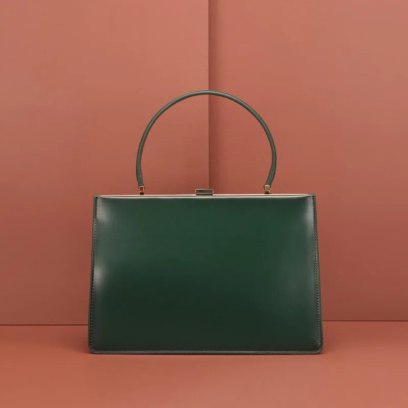 celine clasp bolsa medium
