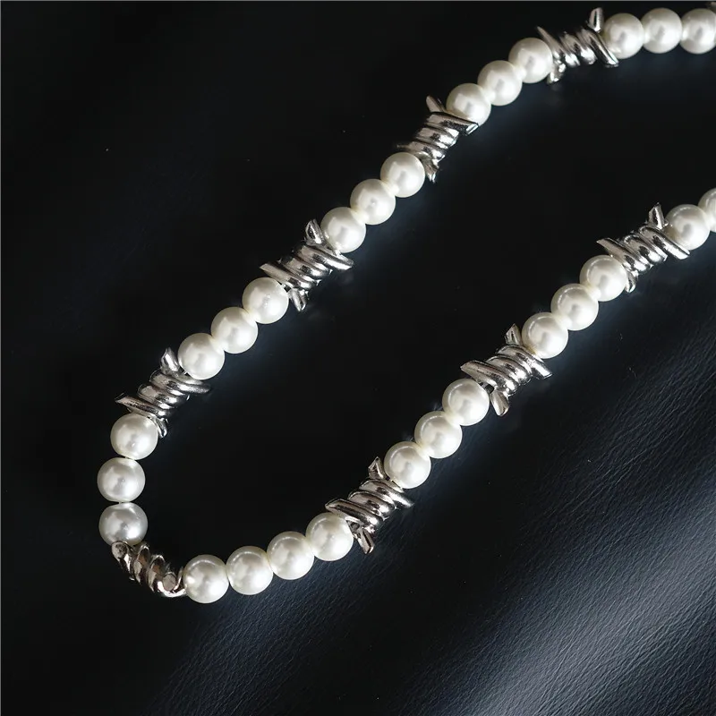 SUPERFINDINGS Collier épines Punk – Le Bijou Gothique Qui Déchire Pour Les Fans De Hip-hop !
