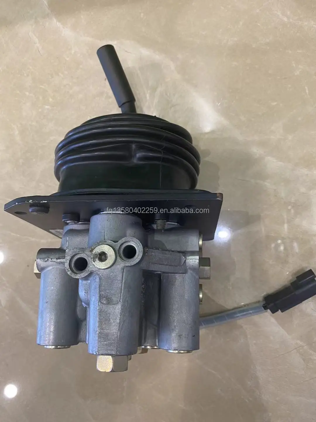 235-0889 VALVE .jpg