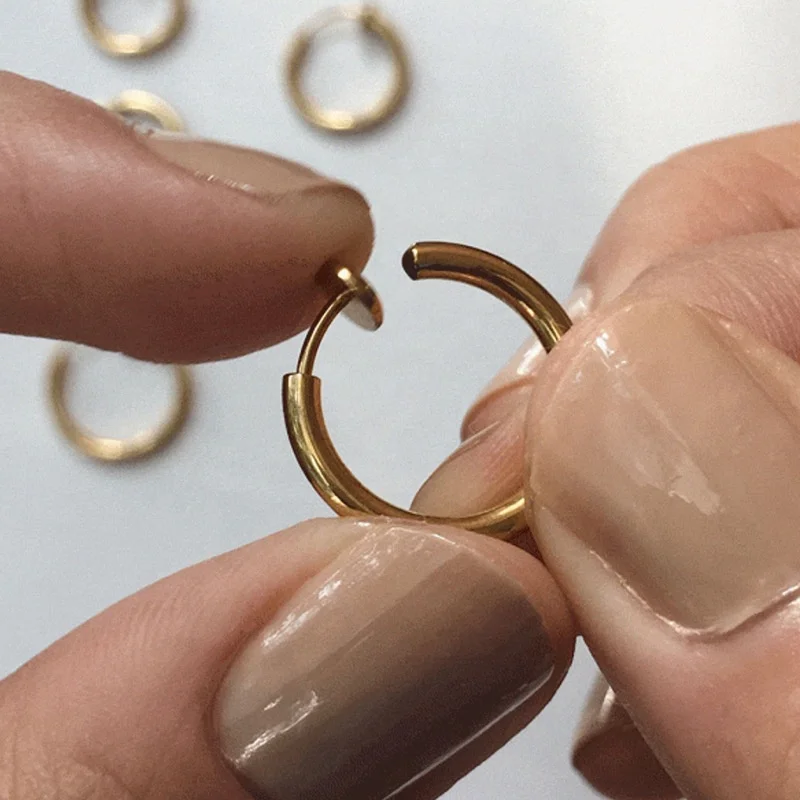 Orecchini a cerchio con clip in oro - Non forati (60 mm) - Italia
