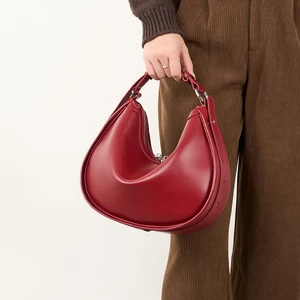 2026 Women's Niche Design Leather Bag Simple High-End Single Shoulder Crossbody Fashionable Portable Zipper Trendy Versatile