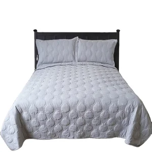 Winter Season Quilt 100% Polyester Filling Velvet Bedspread Set