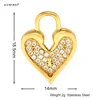 Dije de candado con forma de corazón pavé.