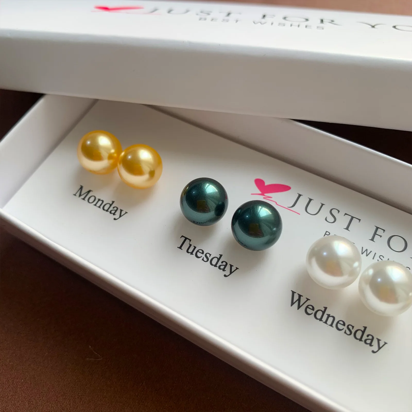 Minimalist Weekly Pearl Lot of Earring Set with Gift Box Wholesale Glass Mother of Pearl Stud Earrings for Women Mixed Size