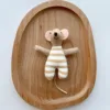 Ratón pequeño a rayas marrones 9cm