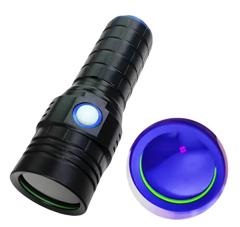 Torcia UV 365nm con 4 LED Filtrati ad Alta Potenza 30W, Luce Nera Ricaricabile USB-C, Fascio a Lunga Portata di Grado Professionale Torcia UV 365nm con 4 LED Filtrati ad Alta Potenza 30W, Luce Nera Ricaricabile USB-C, Fascio a Lunga Portata di Grado Professionale