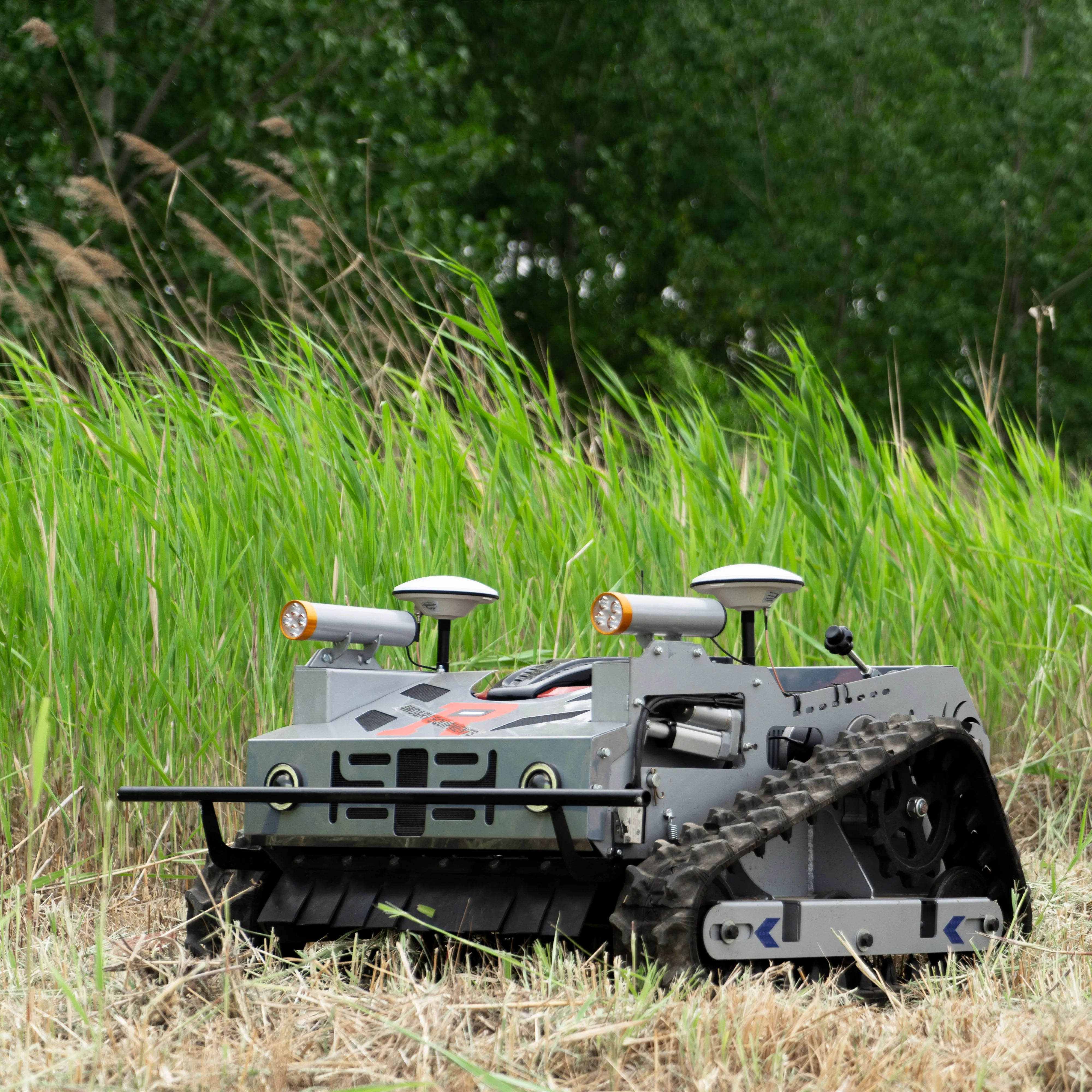 Agriculture Rubber Tracks Remote Control Robot Lawn Mower CE EPA Diesel Engine All Terrain Grass Cutting Machine