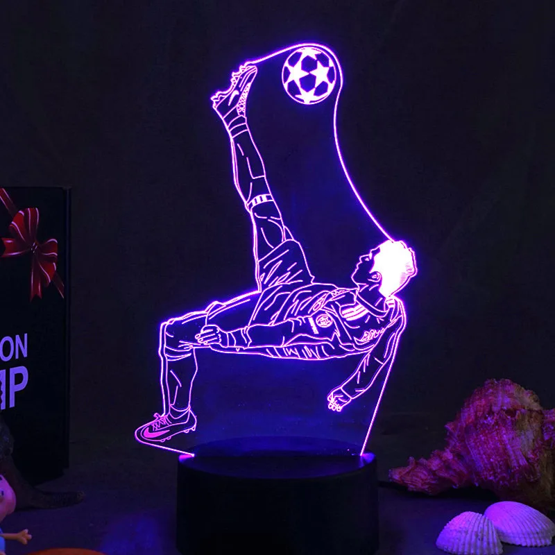 Với những fan hâm mộ của Cristiano Ronaldo, đèn 3D với hình ảnh người hùng bóng đá này chắc chắn sẽ là sản phẩm không thể thiếu trong collection của bạn. Hãy cùng chiêm ngưỡng hình ảnh đèn CR7 3D đẹp mắt và cảm nhận sự tinh tế, chất lượng của nó.