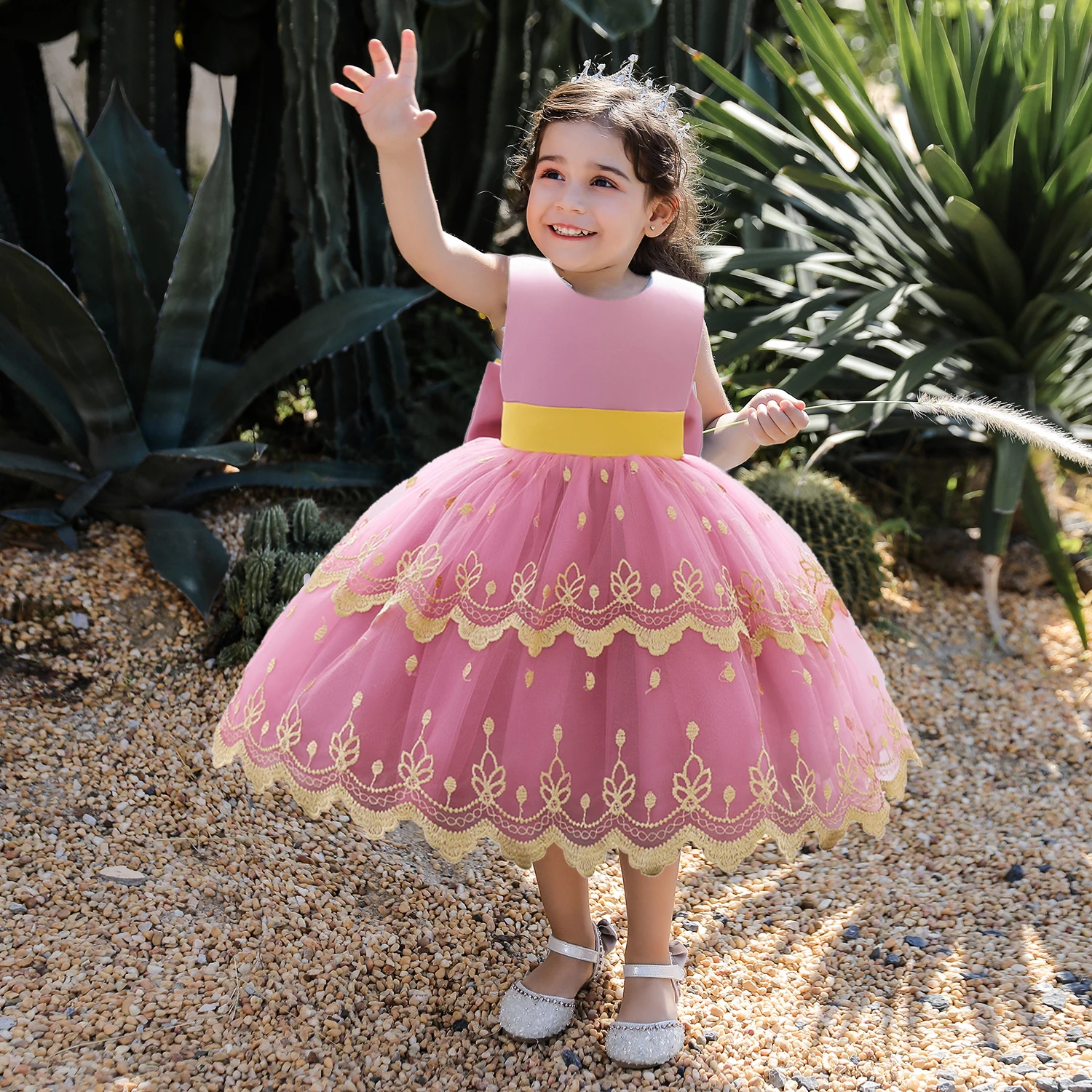 15 Cute Flower Girl Dresses To Choose From