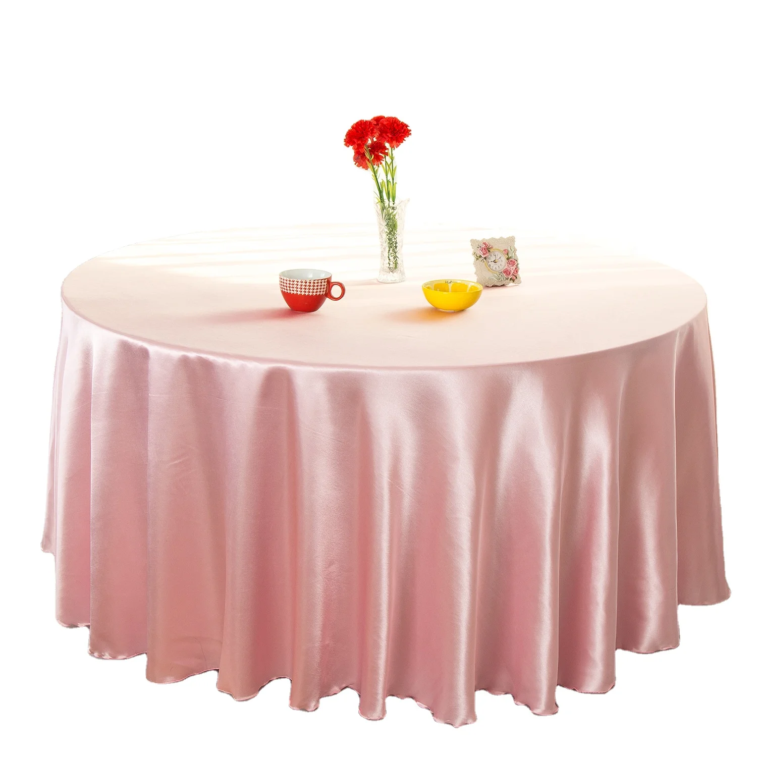 Сервировка на нежно-розовые скатерти