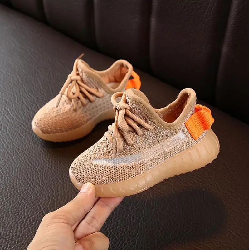 Детская Светоотражающая обувь Kanye west yeezy, детская повседневная обувь, новые дышащие сетчатые кроссовки, кружевные, летние, зимние, унисекс, весна