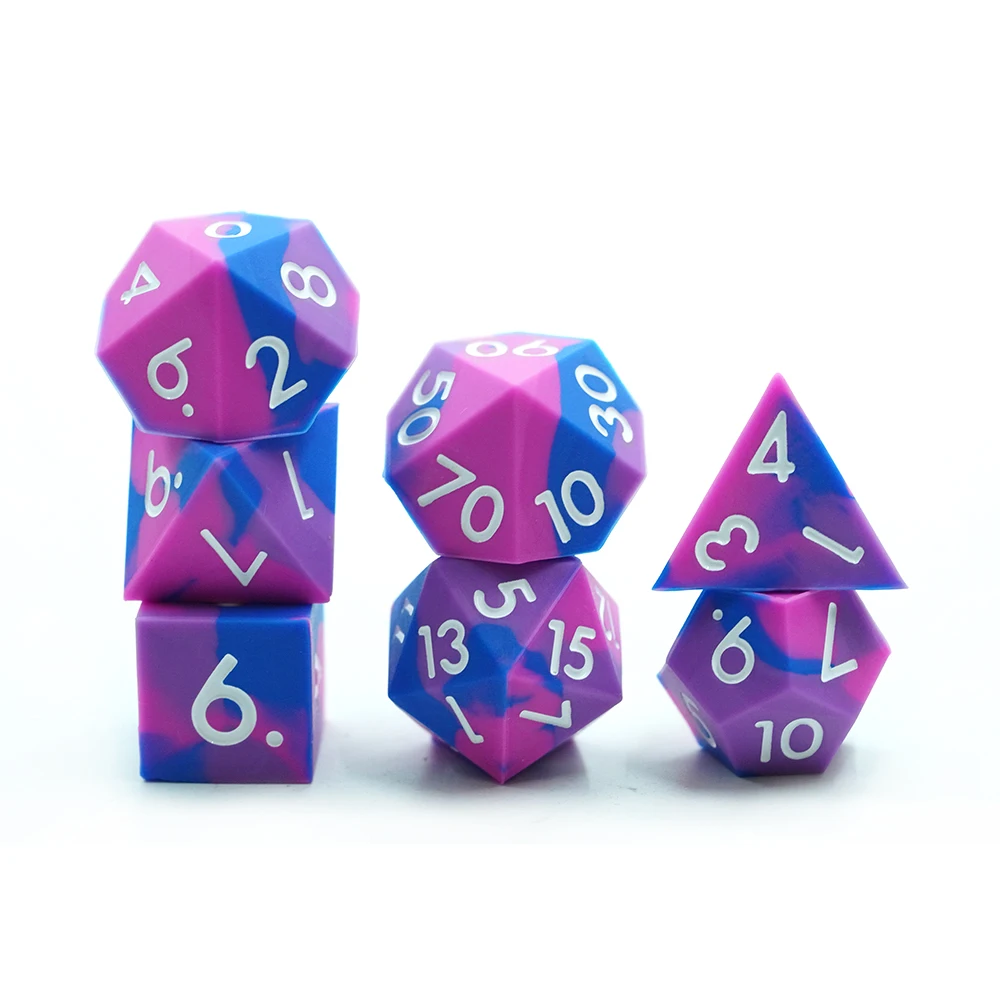 conjunto de 7 Dados em Silicone para DND Jogos de RPG em Mesa Borda Afiada Borracha Flexível Mistura de 3 Cores Tamanho 16mm