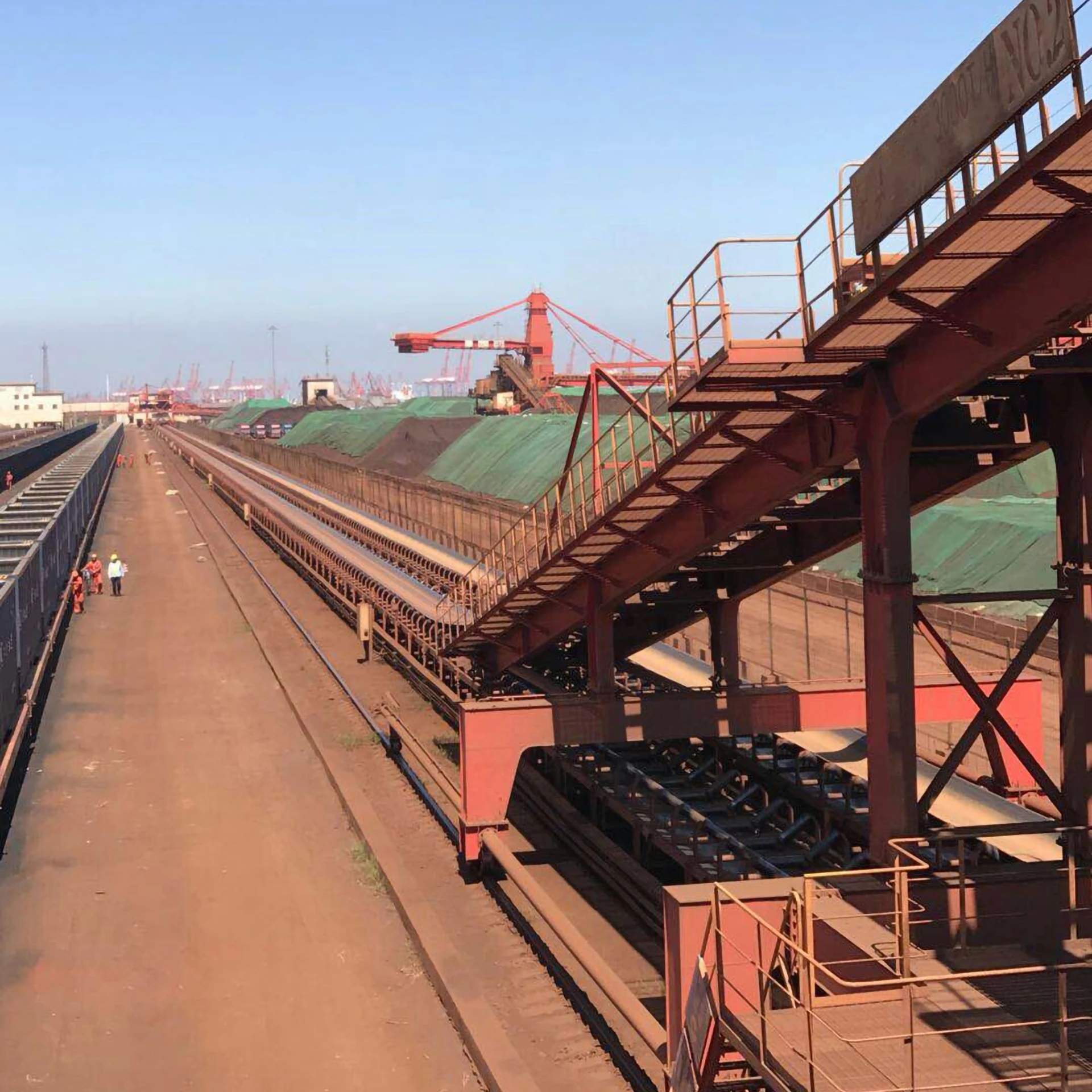 Sorting Belt Conveyor Machine with Flights Belt Telescopic Price