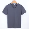 Cuello en V gris