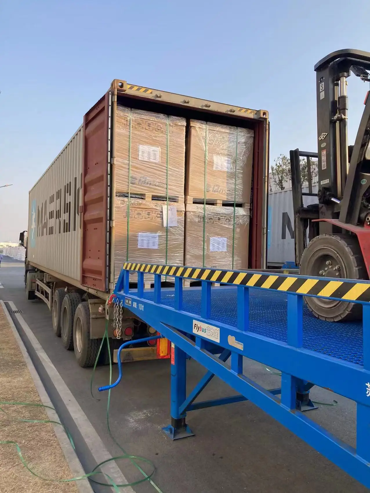 Qnsolar Solar Panels Half Cells 535w 540w 545w 550w Bifacial Solar