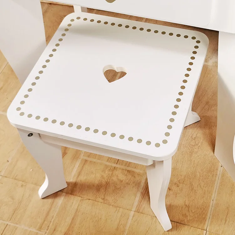 White Simple Children's Wooden Roleplaying Furniture Simulation Scene