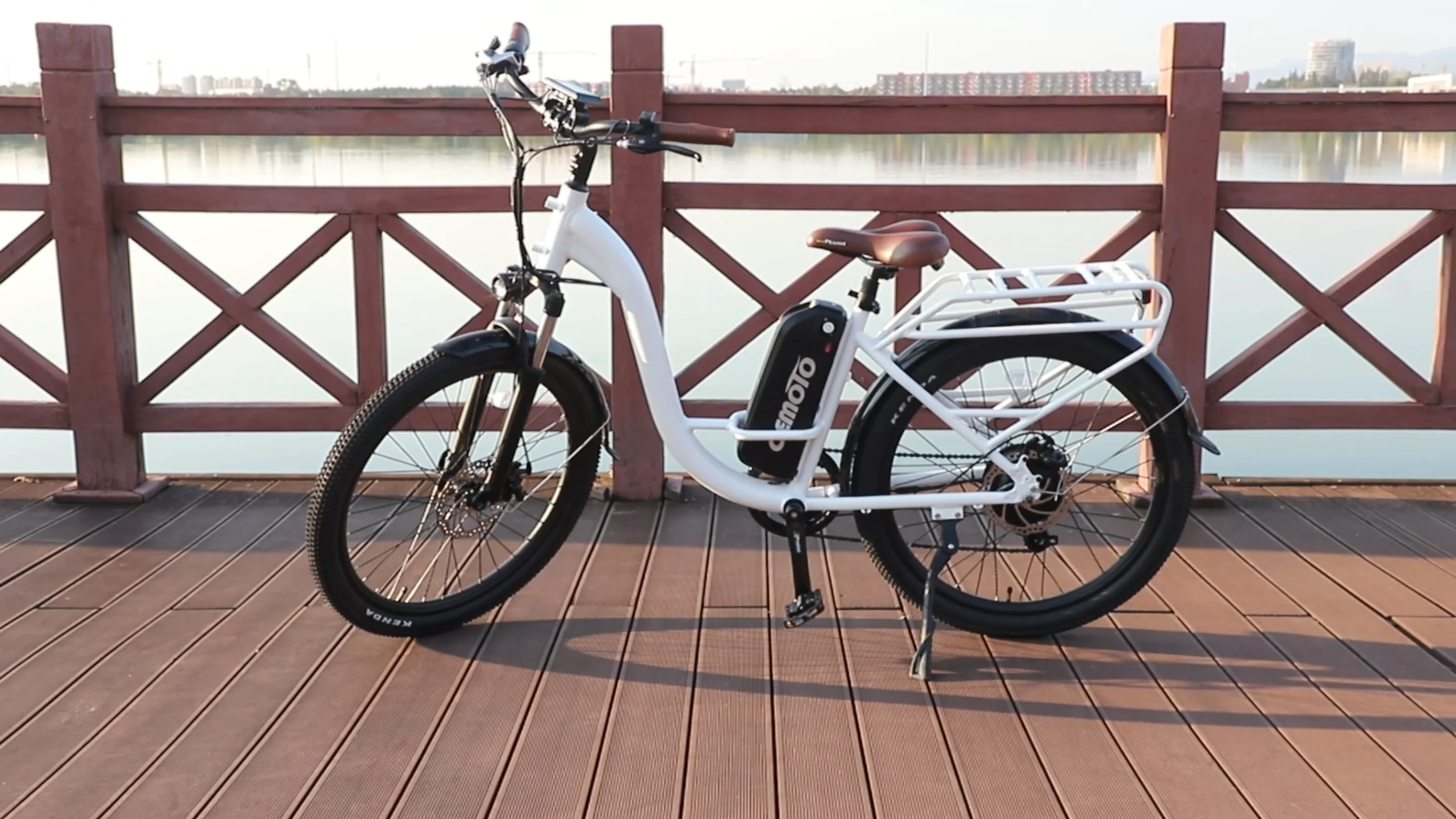 Best 24 Inch Electric Bicycle White 48V 500 W Urban E Bike Oem Long Range  Road Electric Bike With Seat