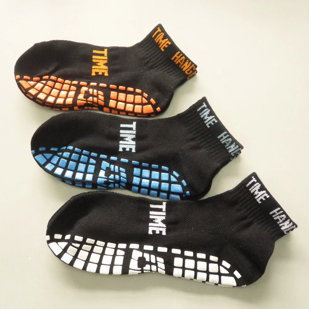 Custom Different Sizes Sticky Logo PVC Rubber Bottom Non Skid Trampoline Sock Multi Sizes Anti