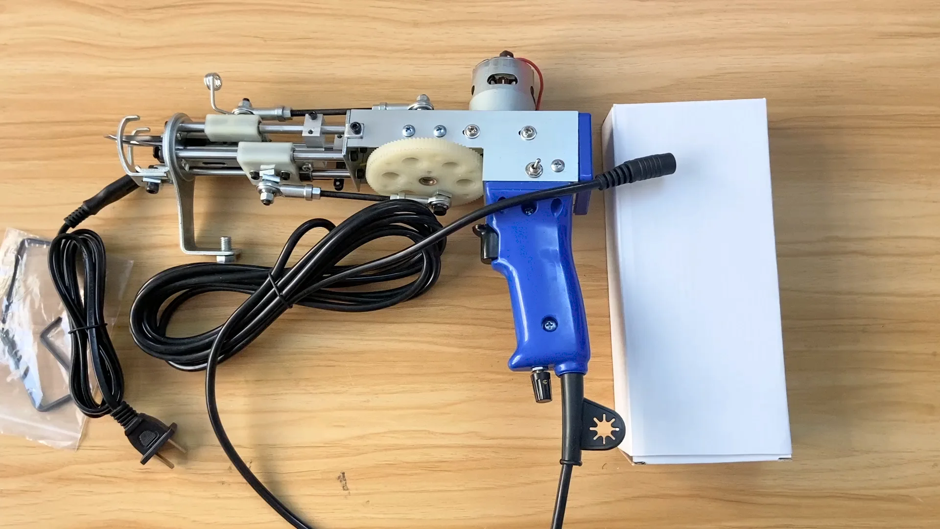 タフティングガン AK-1 カットパイルまたはループパイル ラグ