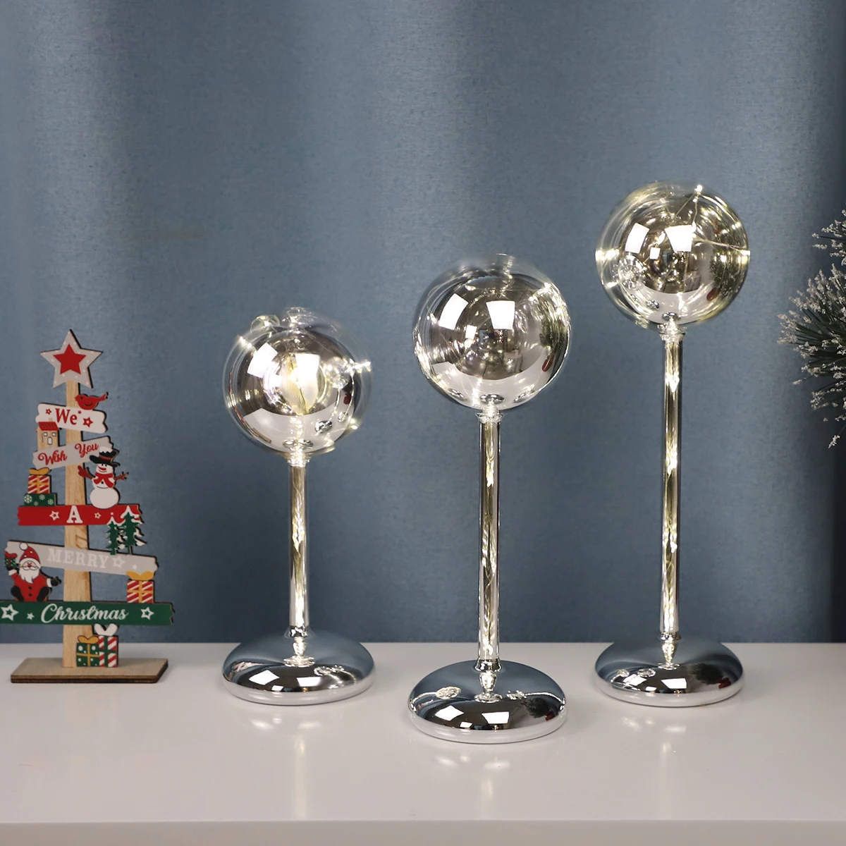 2024 Modern Besides Standing Led Lights Glass Ball Glowing Bedroom Lamp Wireless Battery Operated Christmas Decoration Wedding factory