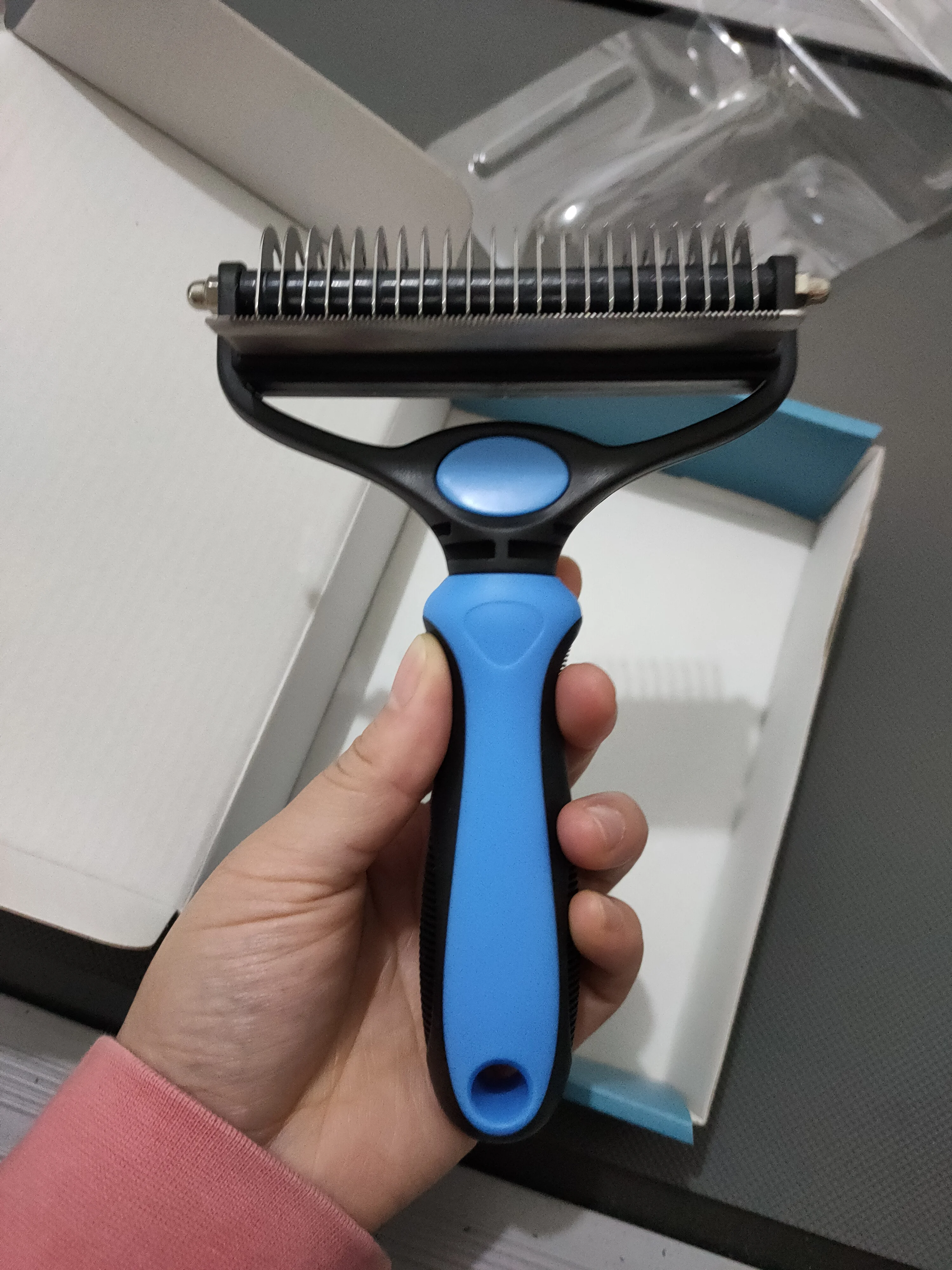 Comfortable 2 in 1 Deshedding Tool Pet Grooming Brush for Dogs and Cats