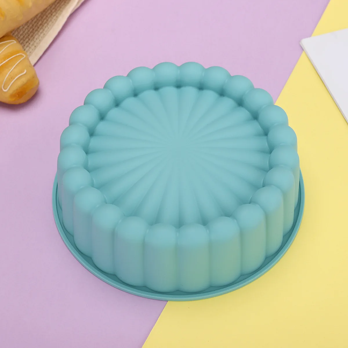 High-Temperature Resistance Home Lace Design Circular Silicone Cake Mold Easy Demold Baking Tool manufacture