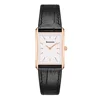 reloj cuadrado con caja dorada de cuero negro