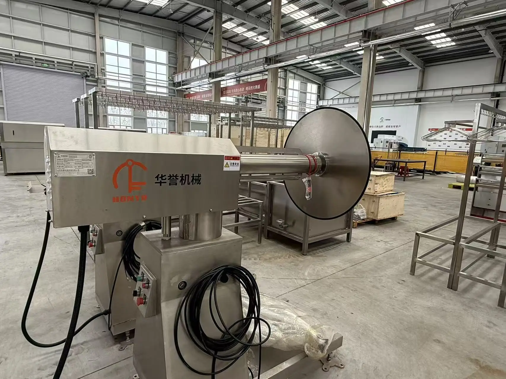 Automatic carcass cutting saw for cattle and pig slaughterhouses, circular frozen meat and bone sawing machine for slaughterhouses