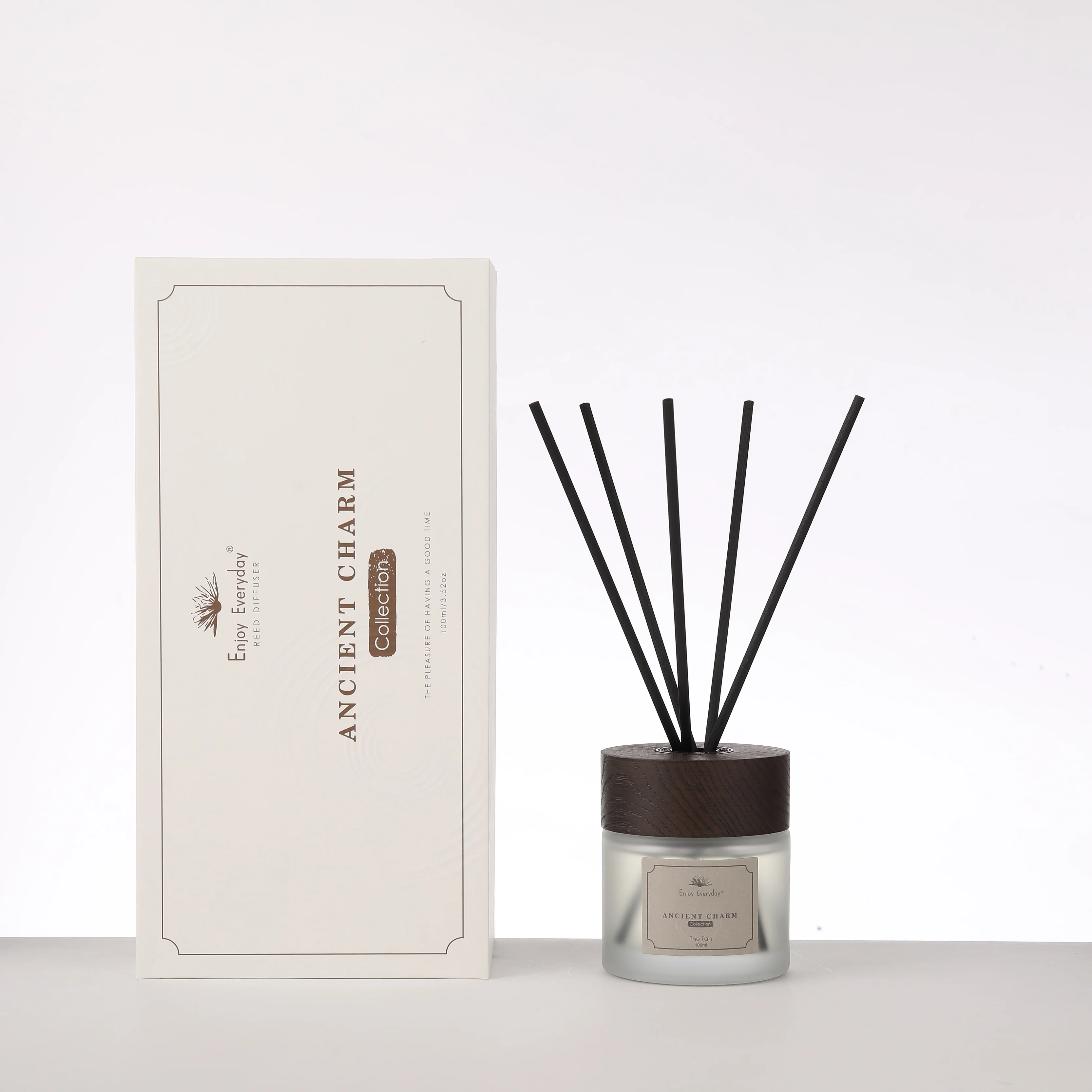 Custom Labels Frosted Glass Strong Aroma 450ml 200ml 100ml Large Container Glass Bottle Reed Diffuser Sets