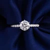 Anillo de diamantes moissanita de oro macizo de 18 quilates