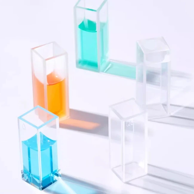 High Transmittance 10mm Path Length Quartz Cuvette for Spectrophotometer
