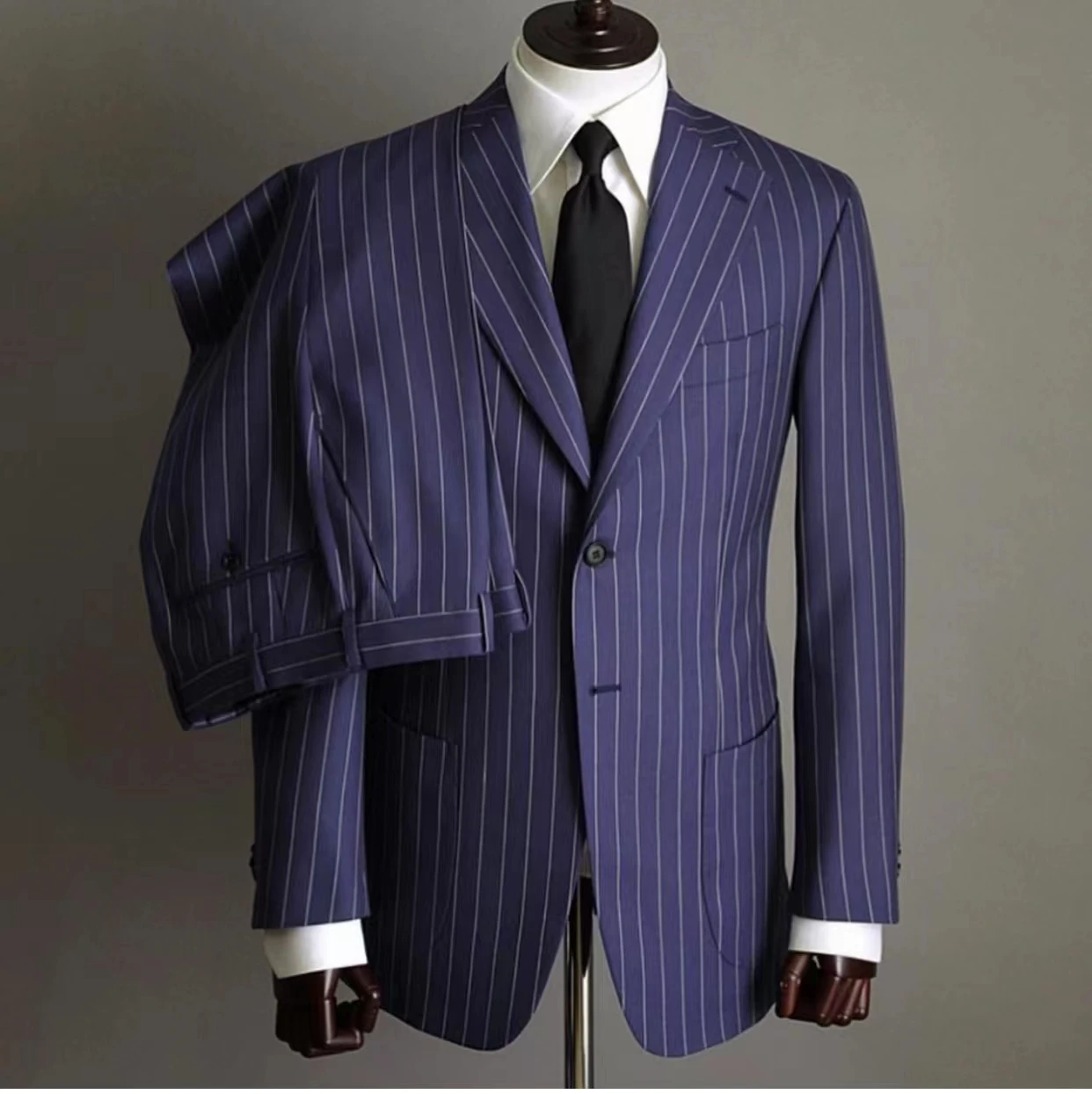 most expensive suit fabric - Ilustrasi 3