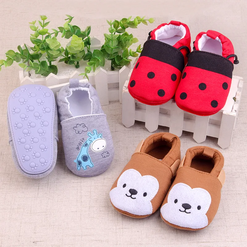 Модный стиль мультфильмы на резиновой подошве; Детские домашние ботинки; Хлопковые мягкие тапочки для мужчин и новорожденных Одежда маленьких мальчиков девочек каждый день с объёмным рисунком из мультиков прогулочная обувь От 0 до 1 года