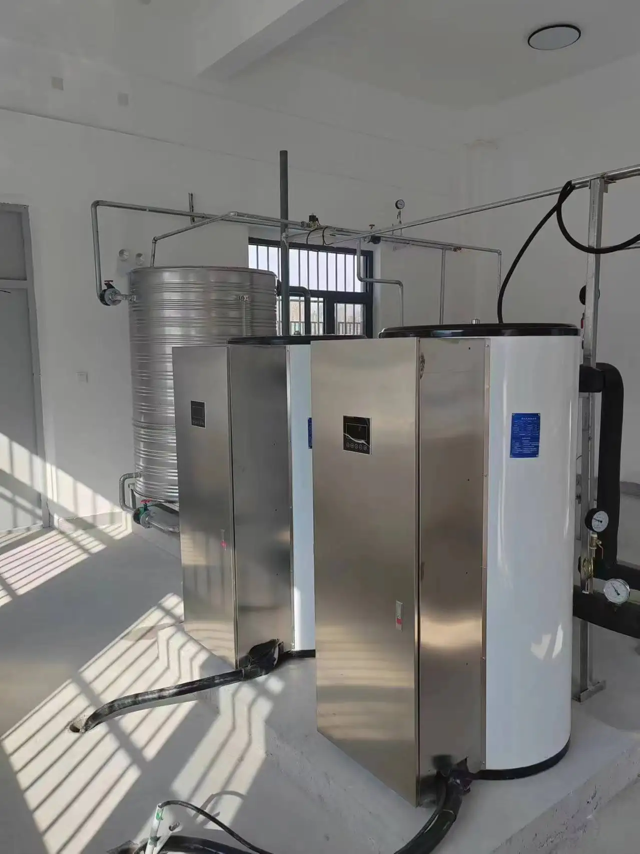 500 L Stainless Steel Electric Water Heater Air Source Heat Pump for Household Hotel Use Outdoor Stylish for Bathroom