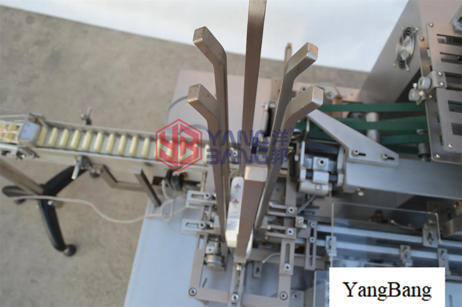 자동 10ml 30ml 플라스틱 병 아이 드롭 카톤 머신, 시럽 병 포장 기계 가격