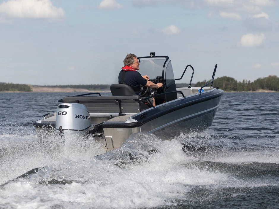 Luxury Mini High-Speed Aluminum Sport Yacht Centre Console Fishing Boat with Outboard Engine for Sale