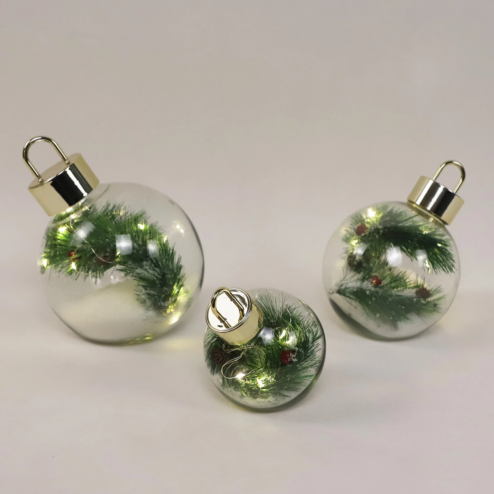 Transparent Various Sizes Ball Ornament With Snow Inside High Quality Led Lighted Shiny Christmas Decorative Home Glass Craft