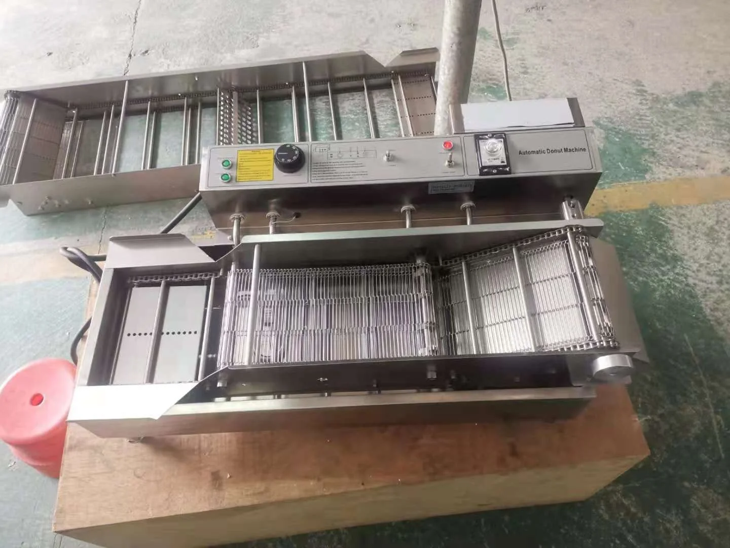 Automatic Continuous Snack Donut French Fries Frying Conveyor Belt Deep Fryer Machine