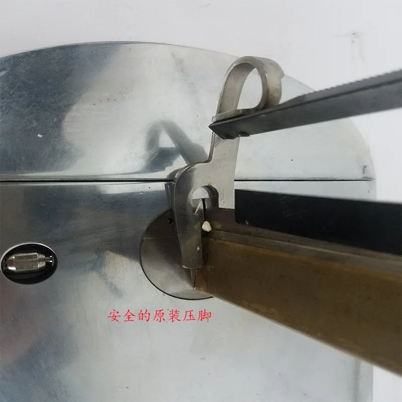 Easy to Operate High Power Cutting Machine Hand Push Type Electric Scissors