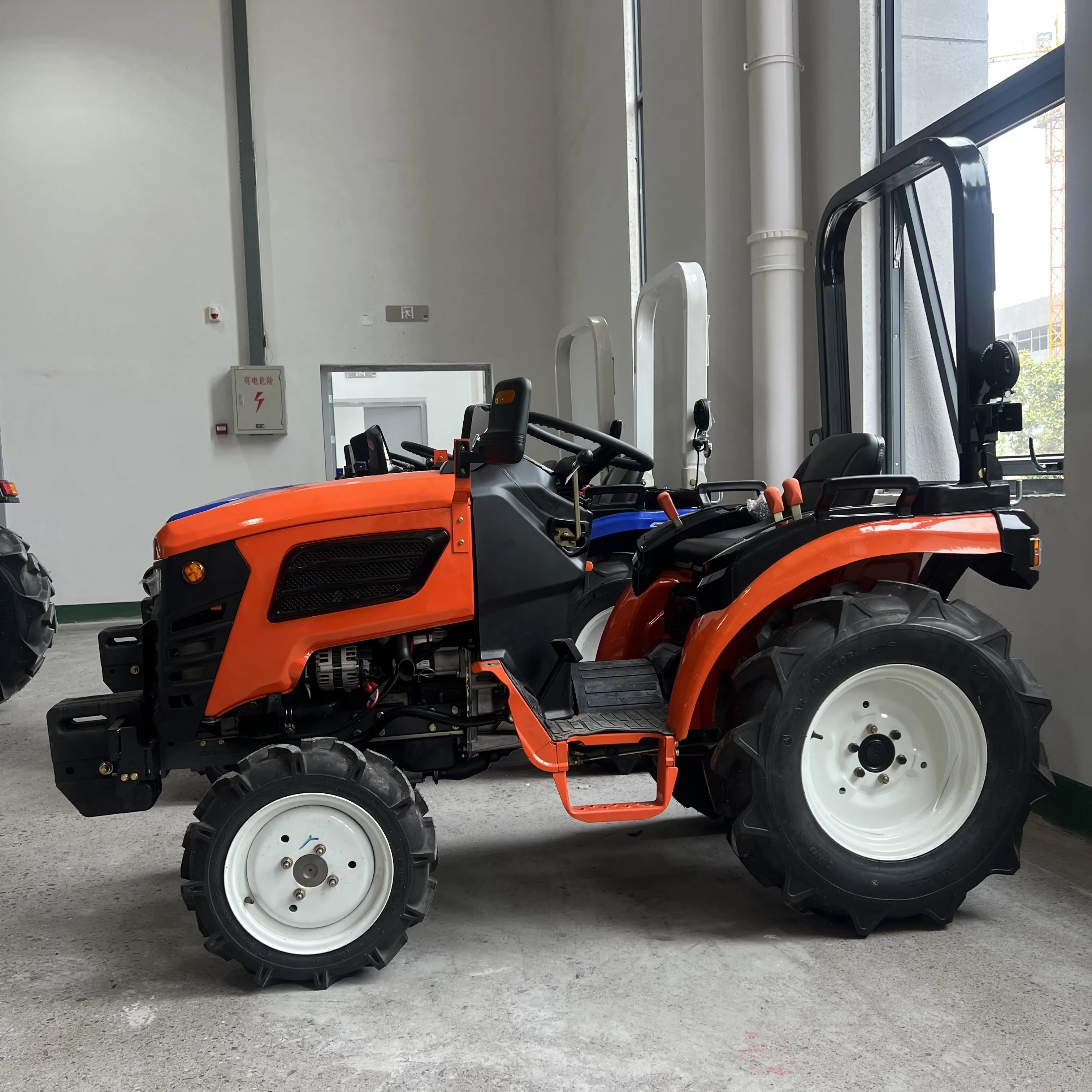 Mini Tractor High Safe Level Mini Farm Tractor 25 -50 hp Agricultural Farm Tractor for Sale