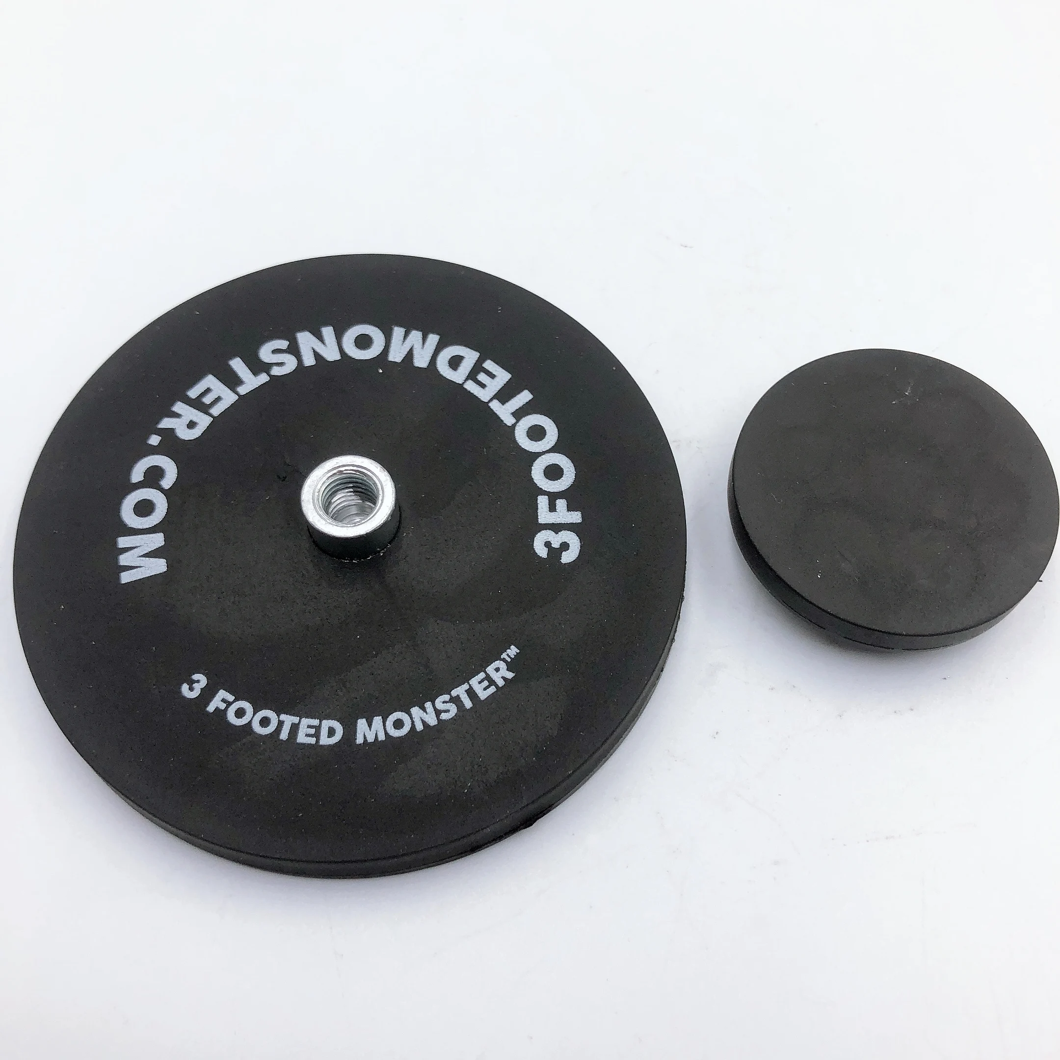Strong Rubber Encased Holding Neodymium Magnets With Loop Hook
