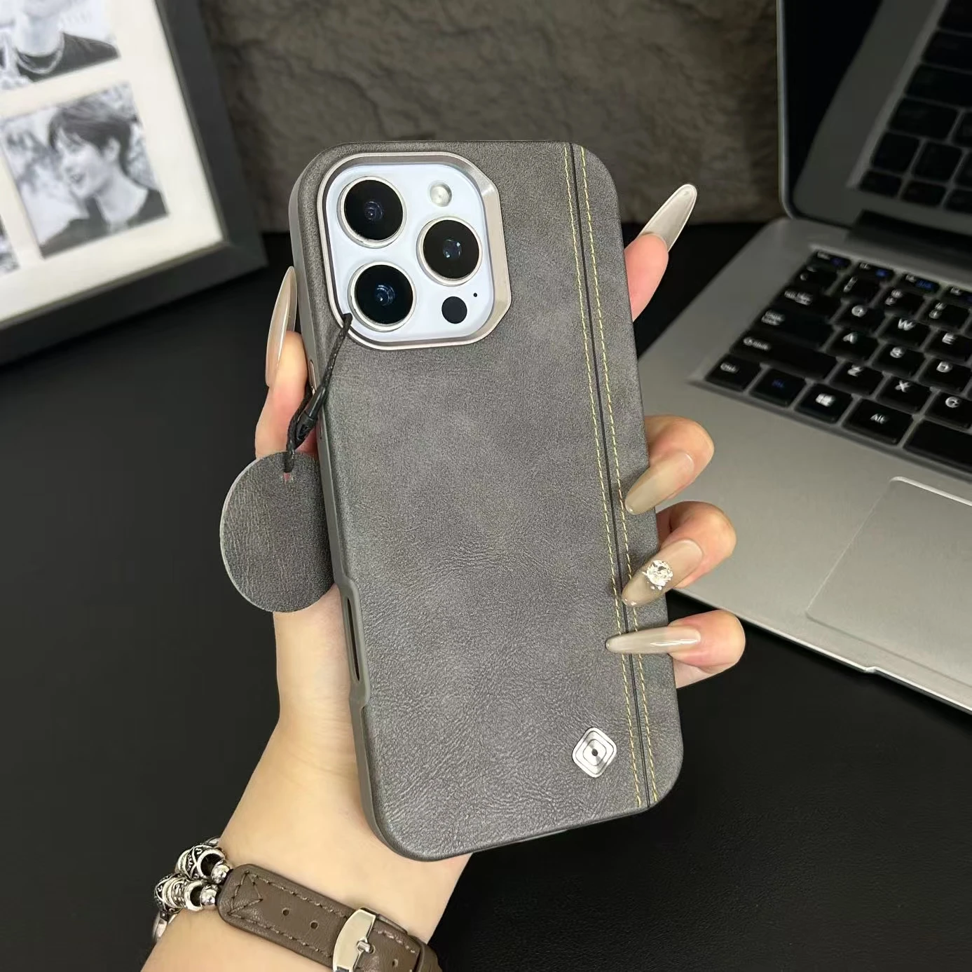 Factory Direct Wholesale Luxury Business Mobile Phone Cases Magnetic Wireless Charging Case for iPhone 17 16 15 14 13 Pro Max