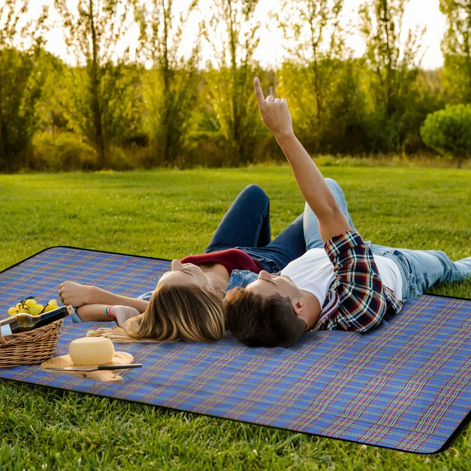 Waterproof Insulated Picnic Blanket - Foldable Double-Sided Aluminium Foil For Beach Camping (78.7"x35.4")