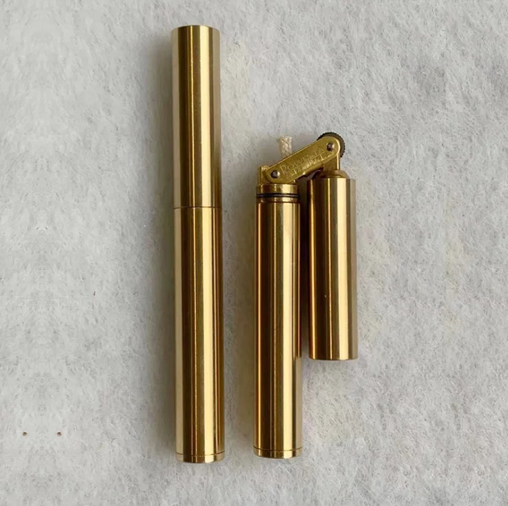 Briquet à Essence En Cuivre Pur à La Main Quartz Visible Transparent Réservoir D'huile Briquet Portable Rond Vintage Antique Collection Cadeau Pour Homme (couleur : Argent